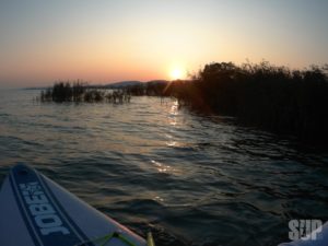 SUP-olás a Balatonon.