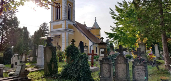 Szent Miklós temetőkápolna a temetőben